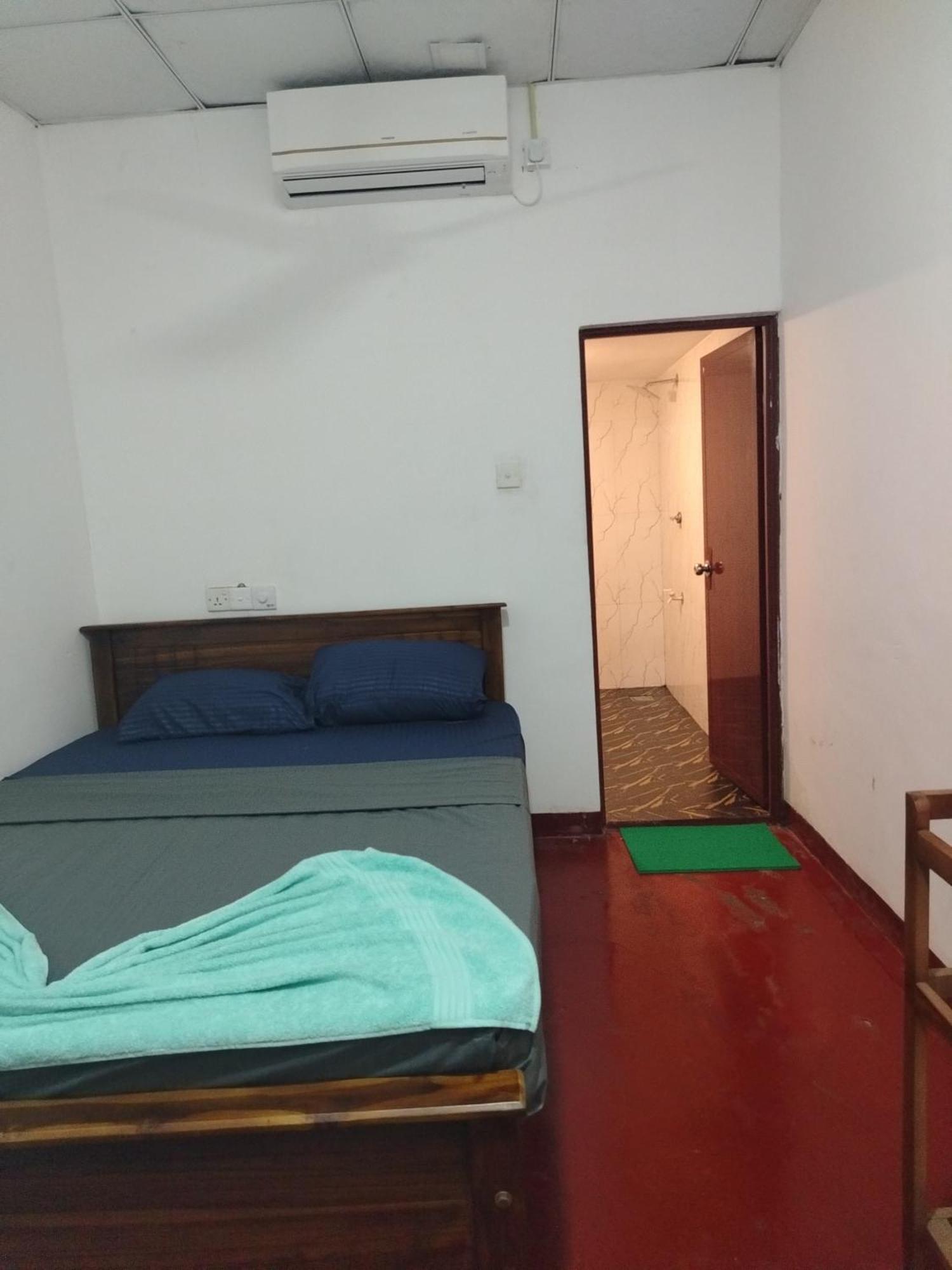 Ocean Oasis Restaurant And Rooms Trincomalee Exterior foto