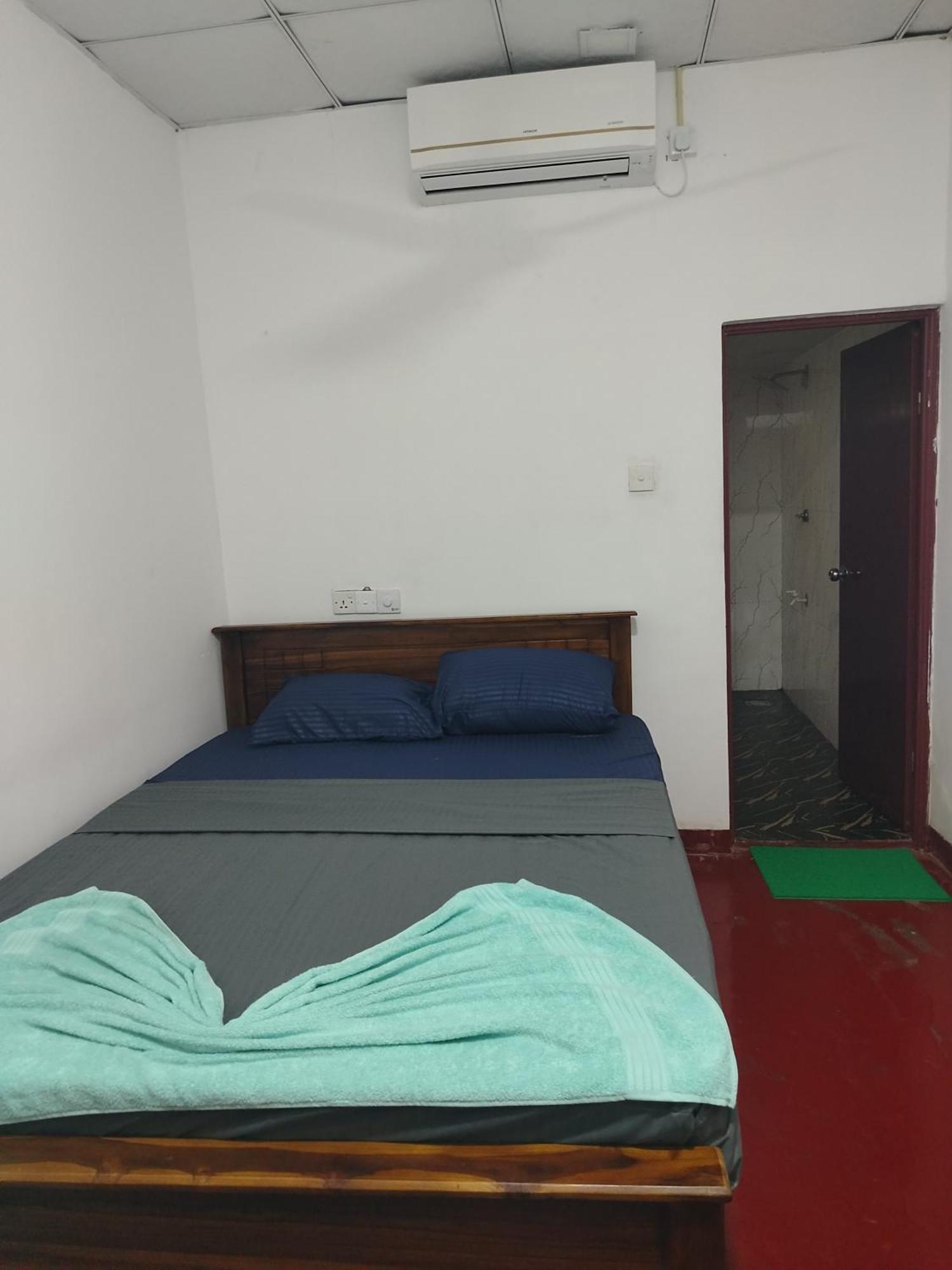 Ocean Oasis Restaurant And Rooms Trincomalee Exterior foto