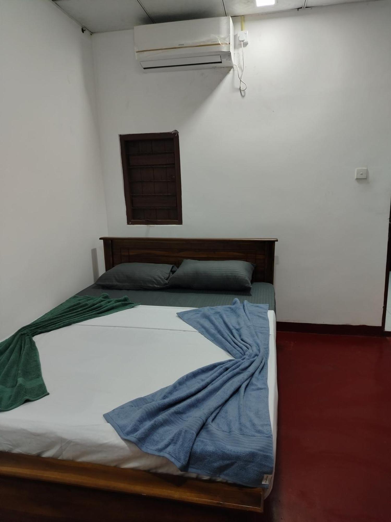 Ocean Oasis Restaurant And Rooms Trincomalee Exterior foto